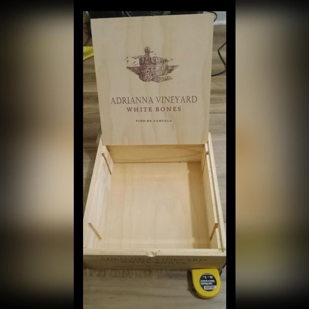 Vintage Adrianna Vineyard Wooden Wine Box